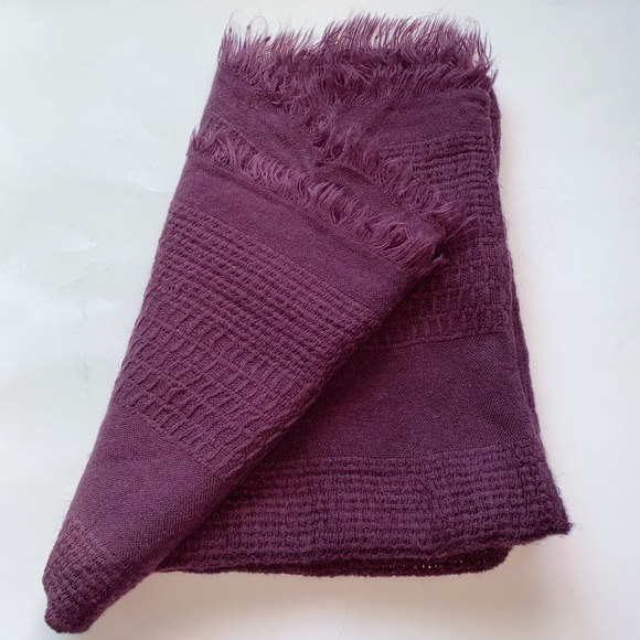 Scarfs - Picture 3 of 7